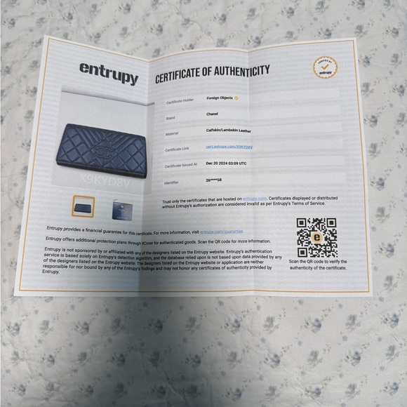 CHANEL Dark Blue Quilted Card Holder - Picture 11 of 11